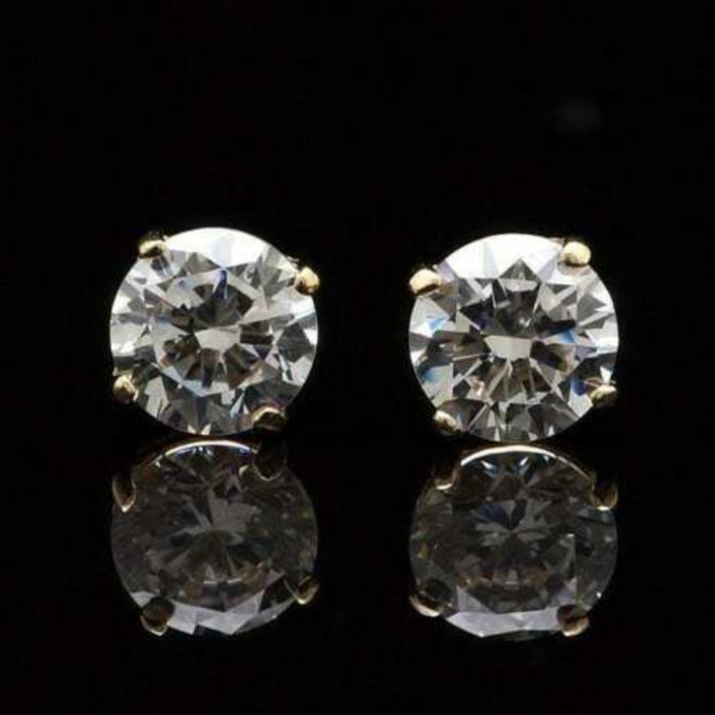 155 Ct Diamond Stud Earrings  18k Gold